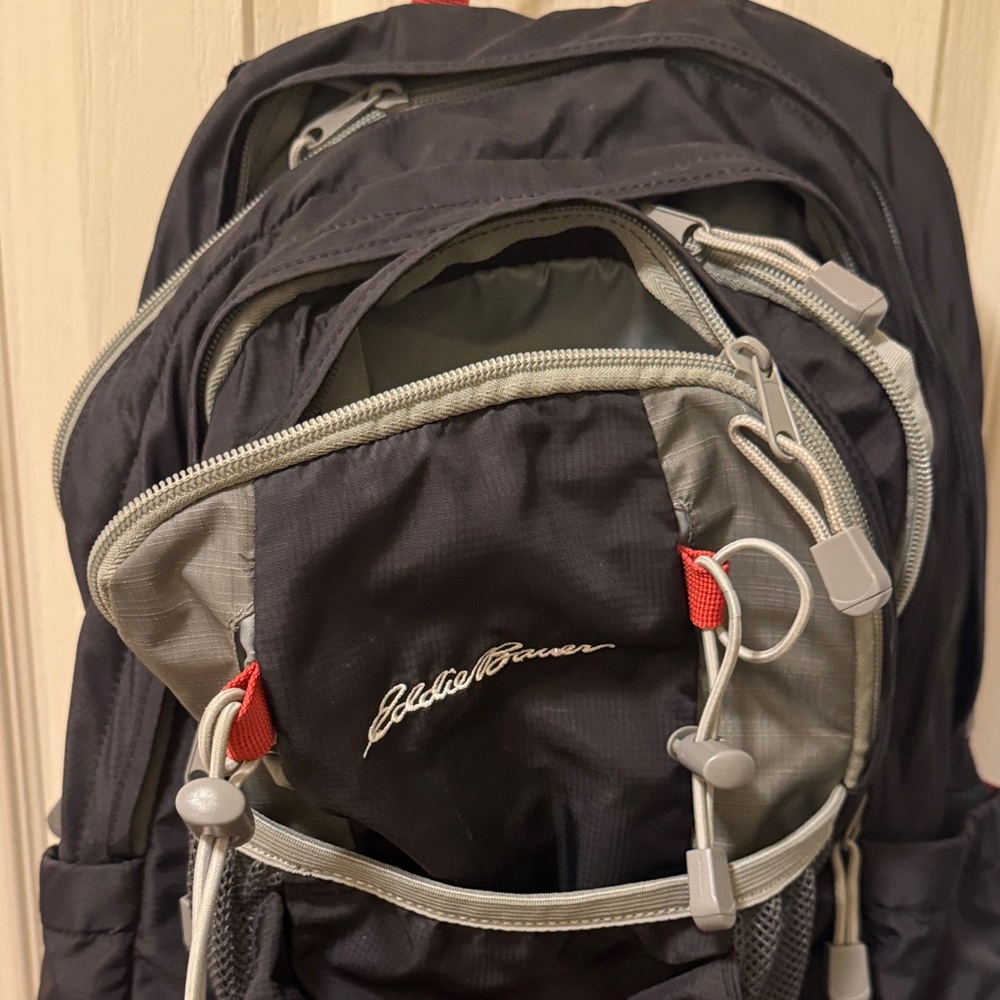 Eddie Bauer 30L Highpoint Black and Red Backpack - Picture 3 of 7